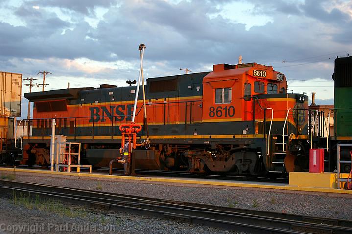 BNSF 8610 at fueling pad.jpg